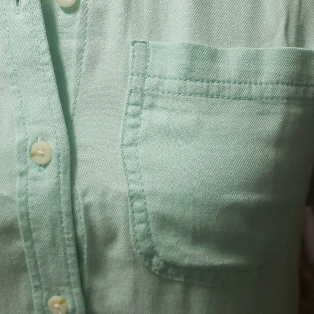 New Mossino XS Button Down Shirt